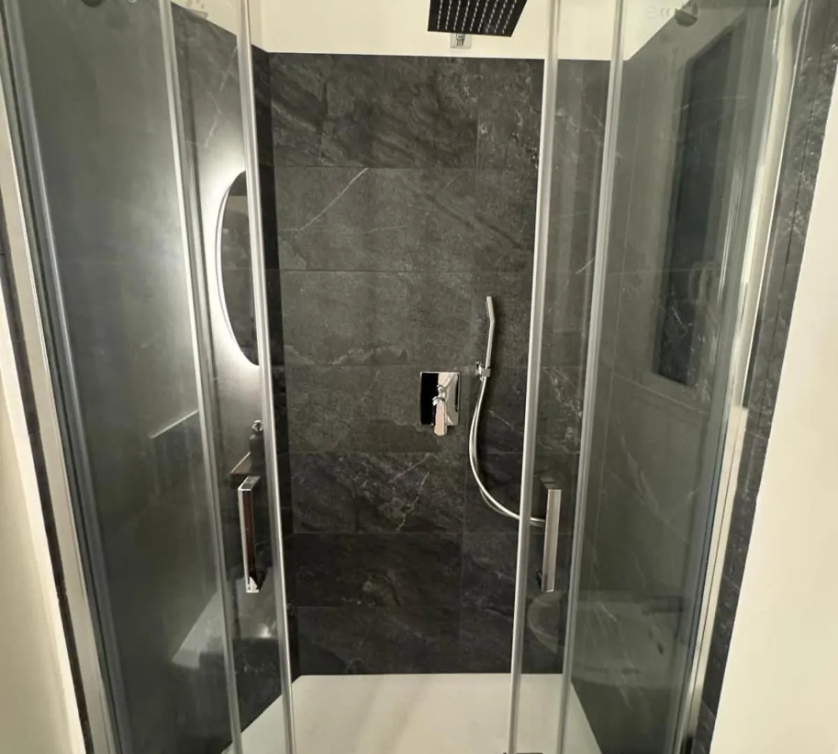 Apartment Elegant Central Suite Milan