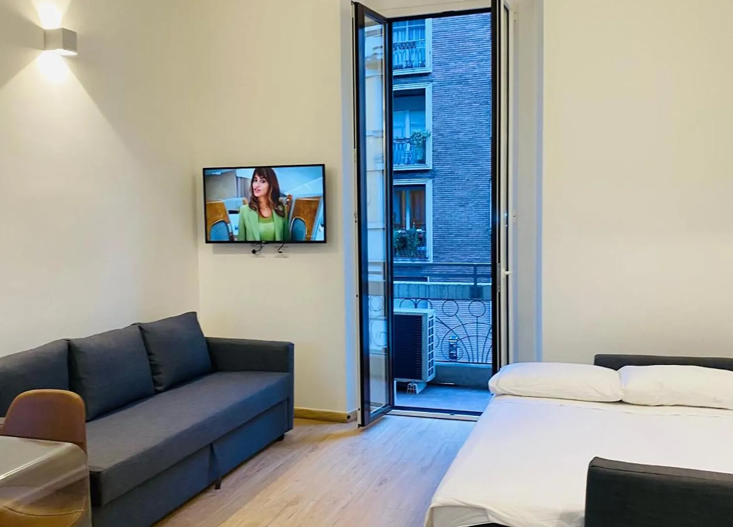 Elegant Central Suite Milan Apartment