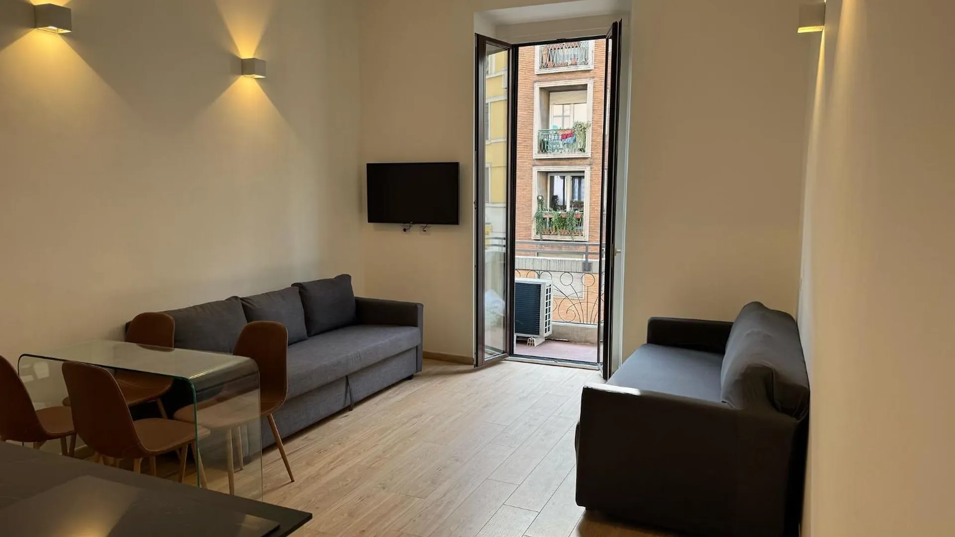 Elegant Central Suite Milan Apartment
