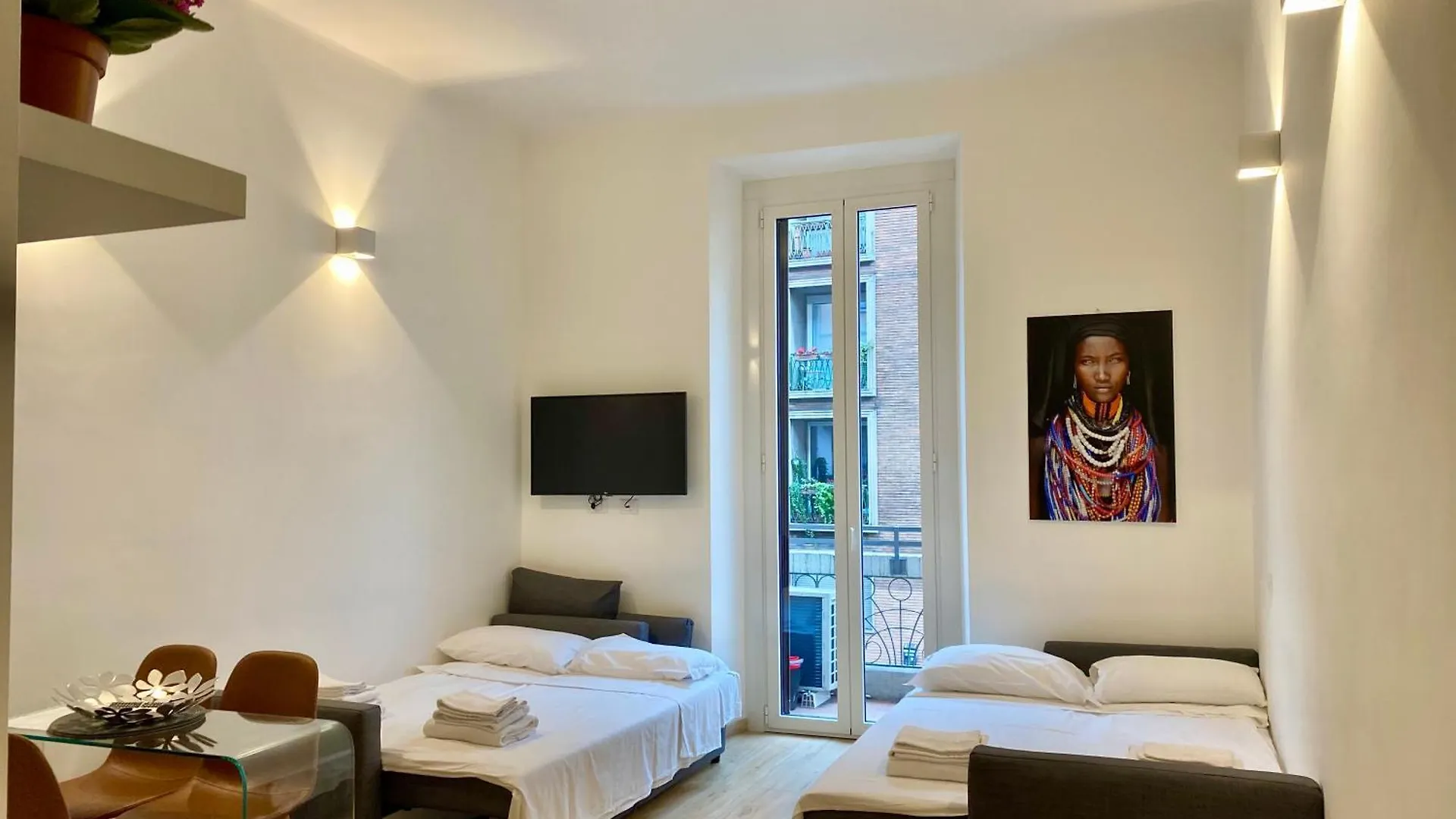 Elegant Central Suite Milan 0*,  Italy